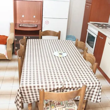 Apartment By The Sea Bilo, Primosten - 4168 *